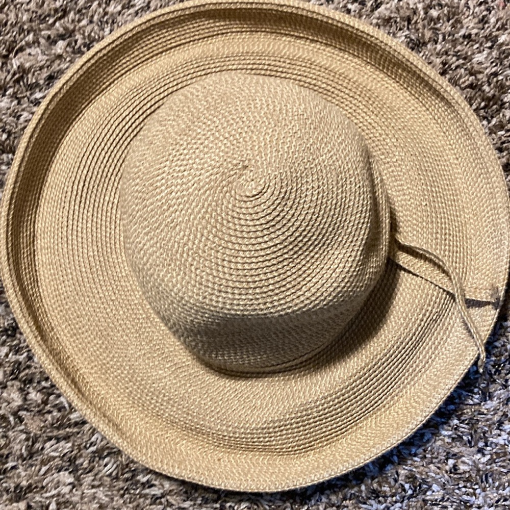 Stylish Tan Wide-Brim Hat